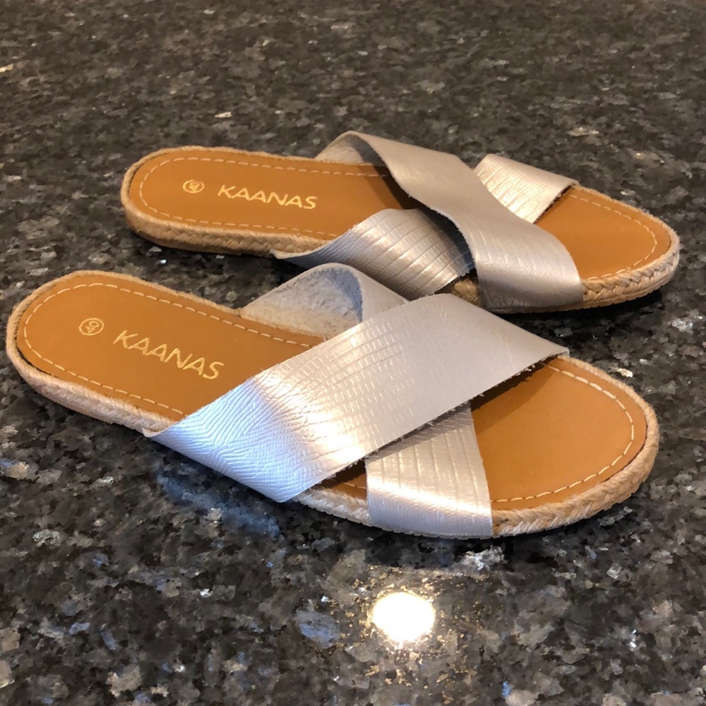 KAANAS Guijara leather silver cross cross flats slides NWOT